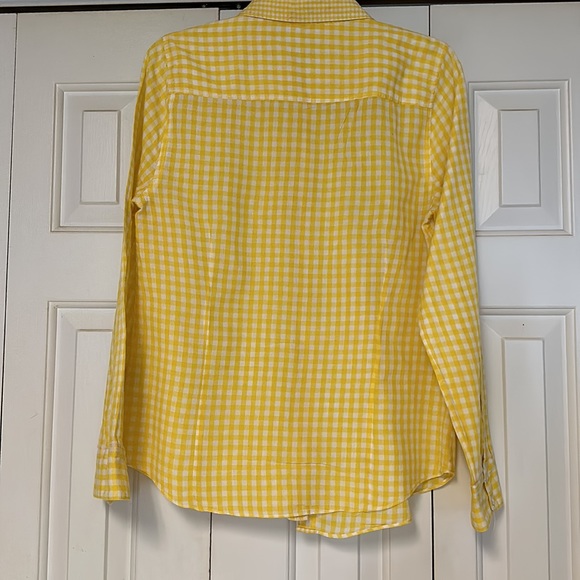 Crown & Ivy button front long sleeve women’s shirt. Yellow Size medium - Picture 3 of 8